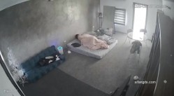 黑客破解家庭网络摄像头偷拍住毛坯房的年轻情侣疯狂做爱有时一天做爱几次 截图15