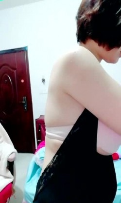 骚气墨镜巨乳熟女性感黑色丁字裤第二部 喜欢慢慢玩跳弹道具自慰秀 截图2