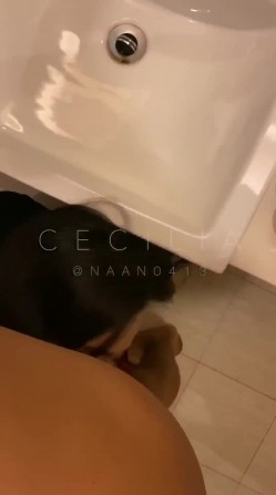 1200元高价购入奥迪车主包养少妇情人野外车震商场试衣间卫生间各种场所做爱非常骚喊老公用大鸡巴操她 截图3