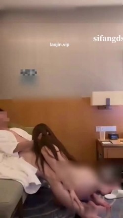 顶级绿帽，【023伊人】，36D大奶女友出轨新认识的男生，做完一次给男友发微信说刚才高潮了3次 截图4