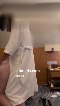 顶级绿帽，【023伊人】，36D大奶女友出轨新认识的男生，做完一次给男友发微信说刚才高潮了3次 截图12