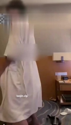 顶级绿帽，【023伊人】，36D大奶女友出轨新认识的男生，做完一次给男友发微信说刚才高潮了3次 截图13