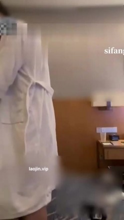 顶级绿帽，【023伊人】，36D大奶女友出轨新认识的男生，做完一次给男友发微信说刚才高潮了3次 截图14