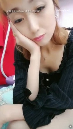 服装店老板娘风韵犹存【辣妈小曼】真空做生意试衣间跳蛋，大黑牛强烈震骚逼，水汪汪的一片！ 截图1