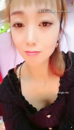服装店老板娘风韵犹存【辣妈小曼】真空做生意试衣间跳蛋，大黑牛强烈震骚逼，水汪汪的一片！ 截图13