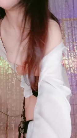 风情万种的丰满肉肉的美少妇热舞舞动起来，职业白衬衣黑丝一步裙，大屁股想入菲菲 截图9