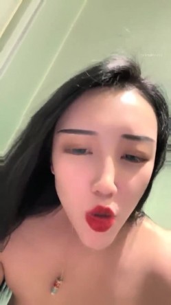 178胸膜！~【傲胸新木优子】，KTV土豪淫乱，高端酒店会牛郎！夜生活真是丰富，之前还爱装逼不脱呢 截图2
