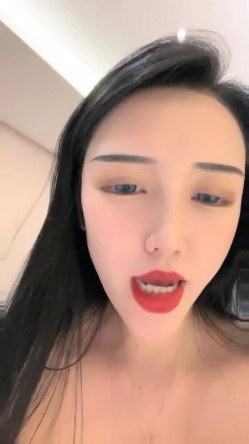178胸膜！~【傲胸新木优子】，KTV土豪淫乱，高端酒店会牛郎！夜生活真是丰富，之前还爱装逼不脱呢 截图4