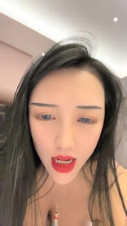 178胸膜！~【傲胸新木优子】，KTV土豪淫乱，高端酒店会牛郎！夜生活真是丰富，之前还爱装逼不脱呢 截图5