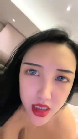 178胸膜！~【傲胸新木优子】，KTV土豪淫乱，高端酒店会牛郎！夜生活真是丰富，之前还爱装逼不脱呢 截图10