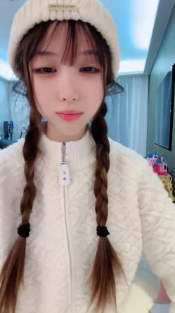 ️清纯可爱，顶级校花【懒羊羊大王】下海福利，道具抽插~喷水~好湿~好润~过瘾 截图5