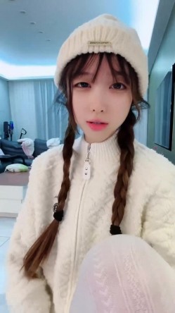️清纯可爱，顶级校花【懒羊羊大王】下海福利，道具抽插~喷水~好湿~好润~过瘾 截图12