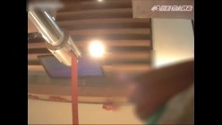 地铁商场贴身极限偸拍数位小姐姐裙内碰到几位超骚的反差婊不穿内裤真空露逼出门以为裙子长就没事了 截图12