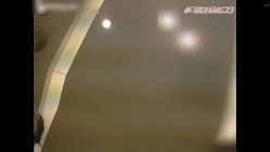 地铁商场贴身极限偸拍数位小姐姐裙内碰到几位超骚的反差婊不穿内裤真空露逼出门以为裙子长就没事了 截图16