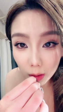 ️高端调教 天生媚骨狐相姐妹新人群P团队高颜值精神姐妹开局 截图5