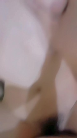 长沙美宜佳的瑜伽少妇，约出来酒店，还自带了情趣蕾丝，撅起屁股在浴缸待插，洗的真干净，插得爽爽 1 截图12