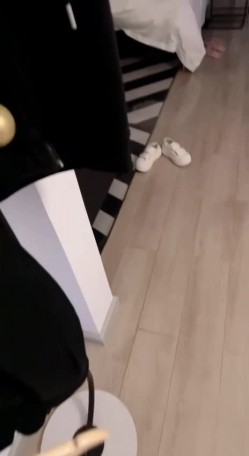 极品熟女 巨乳肥臀熟女约炮两个20来岁小伙子激情3P，两杆大屌轮番上场，无套狂艹内射刷锅爽歪歪 截图9
