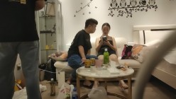 妇女收割机、胖子传媒工作室_啪啪第一场约来熟女人妻，苗条身材让兄弟出马猛干 截图1