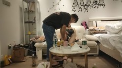 妇女收割机、胖子传媒工作室_啪啪第一场约来熟女人妻，苗条身材让兄弟出马猛干 截图4