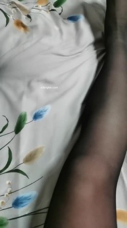 【漂亮女老师】英语老师边上课~边跳蛋喷水~一举两得4~24岁，985高校川大女硕士，晒录取通知书，真是骚逼啊 截图8