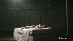 Deeper.19.07.08.Andreina.De.Luxe.Vanity.Will.Trap.You.XXX.2160p.MP4-XXX[XC] 截图7