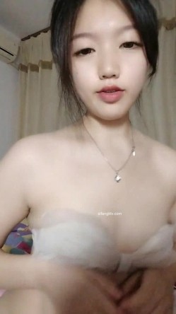 女神极品首秀！【榨汁姬】，这么漂亮的女神终于下海了，纯天然脸蛋，没想到小穴也美，一线天又肥又粉，硬了 截图5