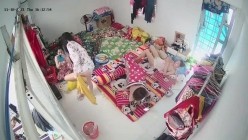10月最新流出【破解摄像头】 ️监控下的女生宿舍日常洗澡换衣服 截图3