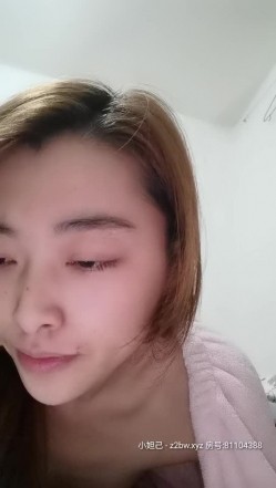 国产良家夫妻居家自拍，【太平公主】极品小少妇，肤白貌美，家中跟老公睡意朦胧中来一炮，娇喘悦耳动听撸管必备 截图10
