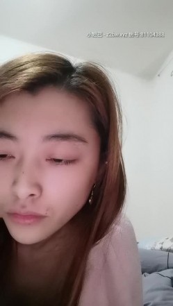 国产良家夫妻居家自拍，【太平公主】极品小少妇，肤白貌美，家中跟老公睡意朦胧中来一炮，娇喘悦耳动听撸管必备 截图11
