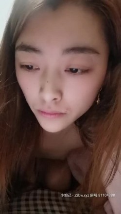 国产良家夫妻居家自拍，【太平公主】极品小少妇，肤白貌美，家中跟老公睡意朦胧中来一炮，娇喘悦耳动听撸管必备 截图12