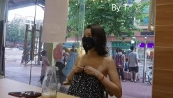 顶级露出【TonyJ和贝贝】付费，餐厅景区全裸露出野战调教，全程露脸 截图2
