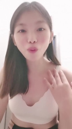 小美女真极品，菊花张开太诱惑了，屄真肥美，【极品玉女】【纯情少女19】合集(9天)，超清纯少女，素颜一样的能打，看着真干净，推荐！ 截图3