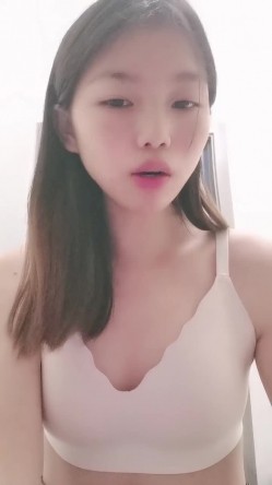 小美女真极品，菊花张开太诱惑了，屄真肥美，【极品玉女】【纯情少女19】合集(9天)，超清纯少女，素颜一样的能打，看着真干净，推荐！ 截图4
