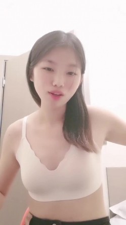 小美女真极品，菊花张开太诱惑了，屄真肥美，【极品玉女】【纯情少女19】合集(9天)，超清纯少女，素颜一样的能打，看着真干净，推荐！ 截图6