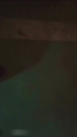 【超爽剧情系列】地下车库偶遇性感骚浪美少妇 尾行楼道强上 无套直接后入 竟配合爆操内射 高清720P完整版 截图1