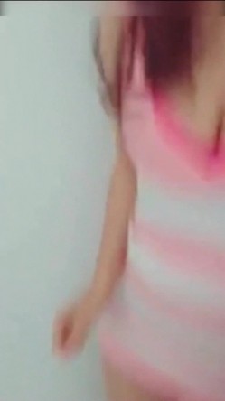 【超爽剧情系列】地下车库偶遇性感骚浪美少妇 尾行楼道强上 无套直接后入 竟配合爆操内射 高清720P完整版 截图4