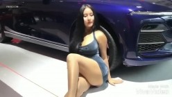汽展上高颜值极品G奶超级车模 截图2