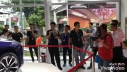 汽展上高颜值极品G奶超级车模 截图8