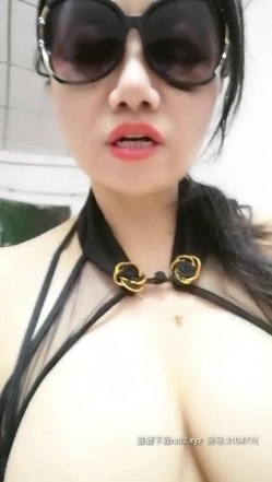 大波翘臀妩媚情趣的风骚大姐与小哥激情啪啪，撅着屁股的样子真有感觉被爆草后入浪叫，主动上位摇晃大奶乱颤 截图5