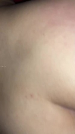 绿帽癖老公找单男艹爱妻 模特身材极品娇妻『短裙无内』淫妻福利 ，主动张开黑丝M腿 满嘴淫语呻吟不断！下 截图13