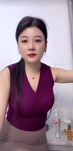 泄密流出 抖音 网红【娇姨 】超有气质漂亮少妇阿姨 巨乳 露点自慰 掰开B特写等 截图8