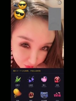 最新重金自购极品网红女神【陈怡曼】大尺度空姐黑丝超性感诱惑 爆乳丰臀 性感内衣自摸玩穴 空姐制服诱惑 高清720P版 截图15