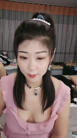 超多女神级别少妇，各个都是性爱高手，大战一男要是被吸干的节奏 截图1