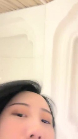 178胸膜！~【傲胸新木优子】，KTV土豪淫乱，高端酒店会牛郎！夜生活真是丰富，之前还爱装逼不脱呢 截图1