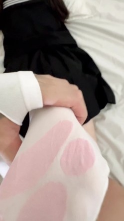萝莉小奈 学生妹 萝莉 洛丽塔 jk裙 美腿 翘臀 中出没射 白丝 玉足 截图8