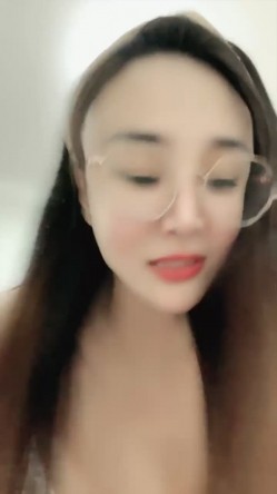 气质御姐【可可水味】激烈肛交自扣潮喷 截图7