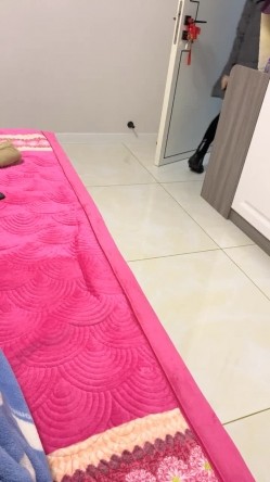 【丧志母狗无脑调教】，调教界圈中大神，手中的妹子真是多，下午双飞，超清画质，两个骚货争相求插，羡慕！！！ 截图5