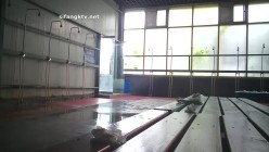 国内【水上乐园】换衣间沐浴区近景偷拍 美女如云淋浴换衣好身材一览无余 截图5