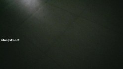 国内【水上乐园】换衣间沐浴区近景偷拍 美女如云淋浴换衣好身材一览无余 截图8