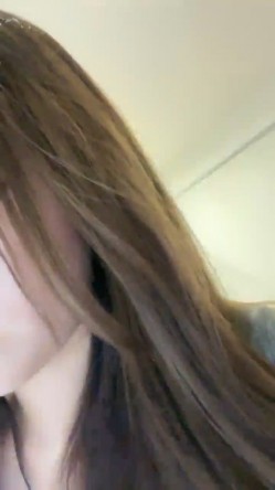 萝莉变女神了 ，【真礼】这样的大胸尤物， 扒穴扣逼了， 真好看，清纯反差，校园女神 截图4